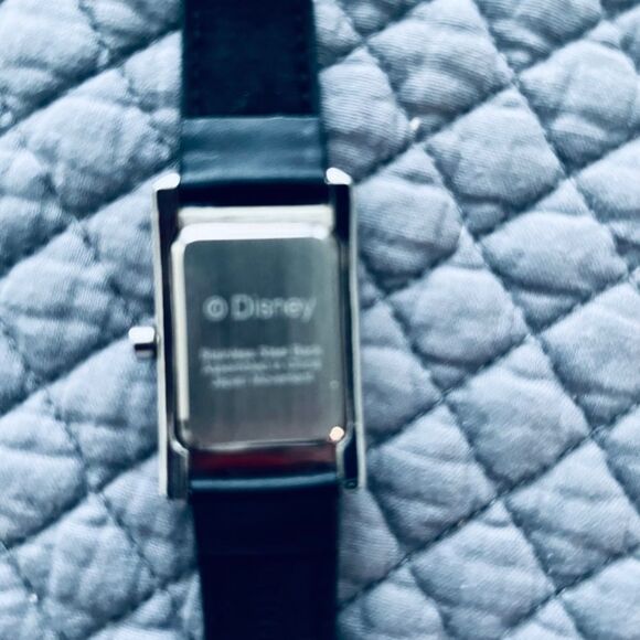 Disney Vintage Mickey Mouse USA Flag Watch - Working! New Battery 12/11/24 EUC - Picture 6 of 7